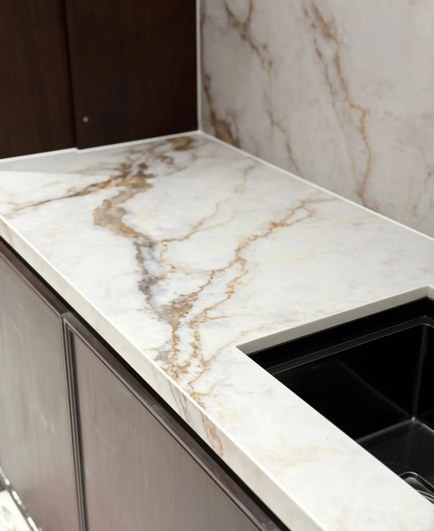 Calacatta Gold Sintered Stone stone sample