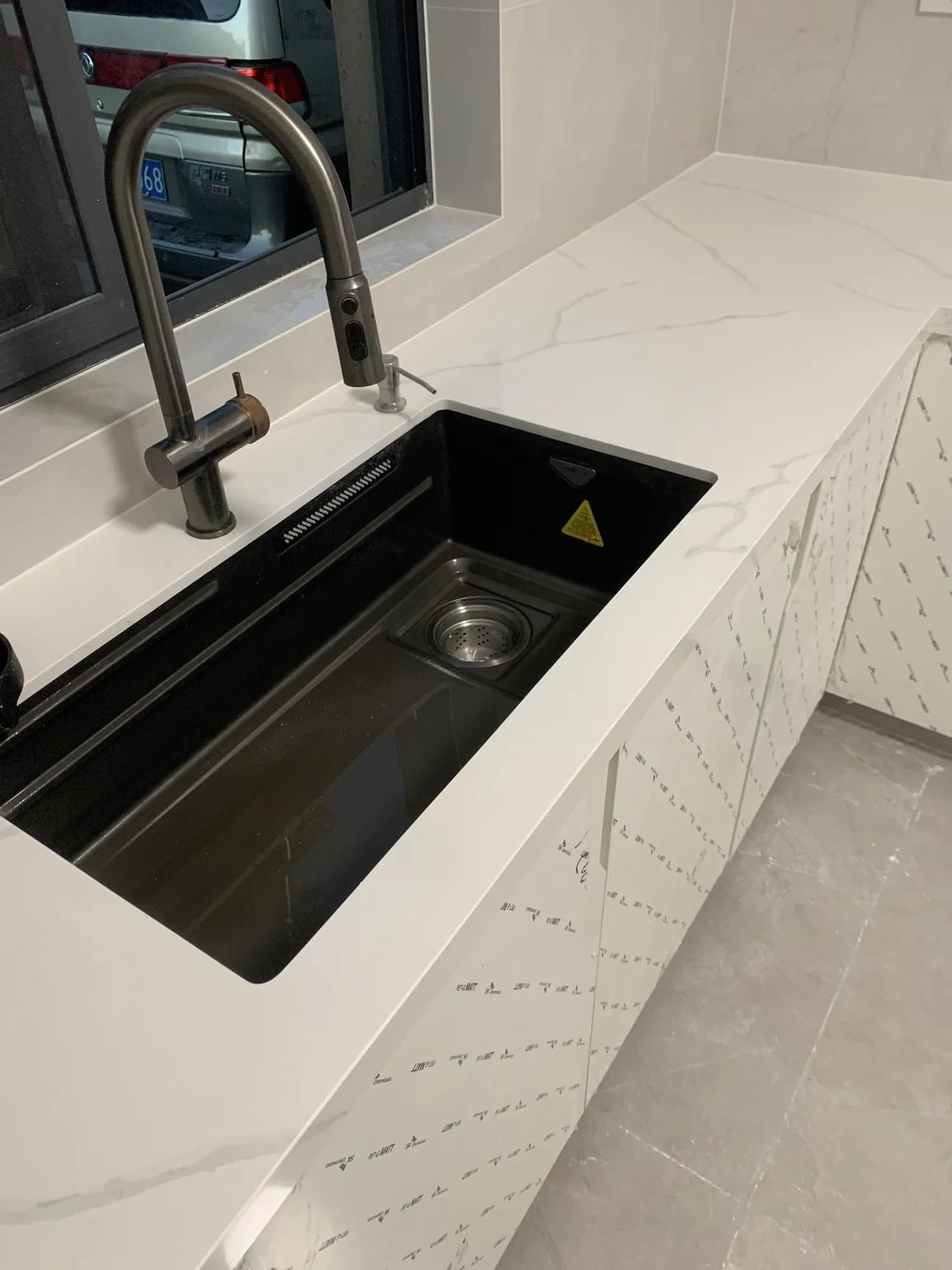 Calacatta White Quartz stone sample